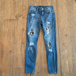 Judy Blue blue/leopard skinny jeans in size 5/27 EUC